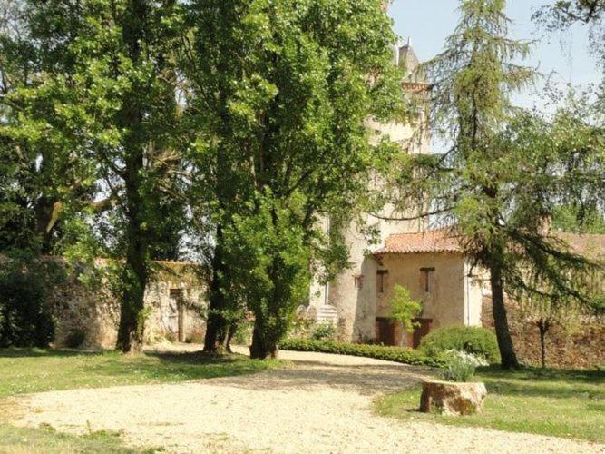 Magnificent Holiday Home With Pool Saint-Paul-du-Bois Eksteriør billede
